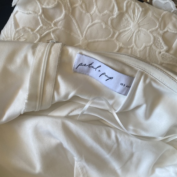 NEW Petal and Pup EMERSYN MIDI LACE DRESS - WHITE Elegant White Lace Dress - Picture 7 of 9